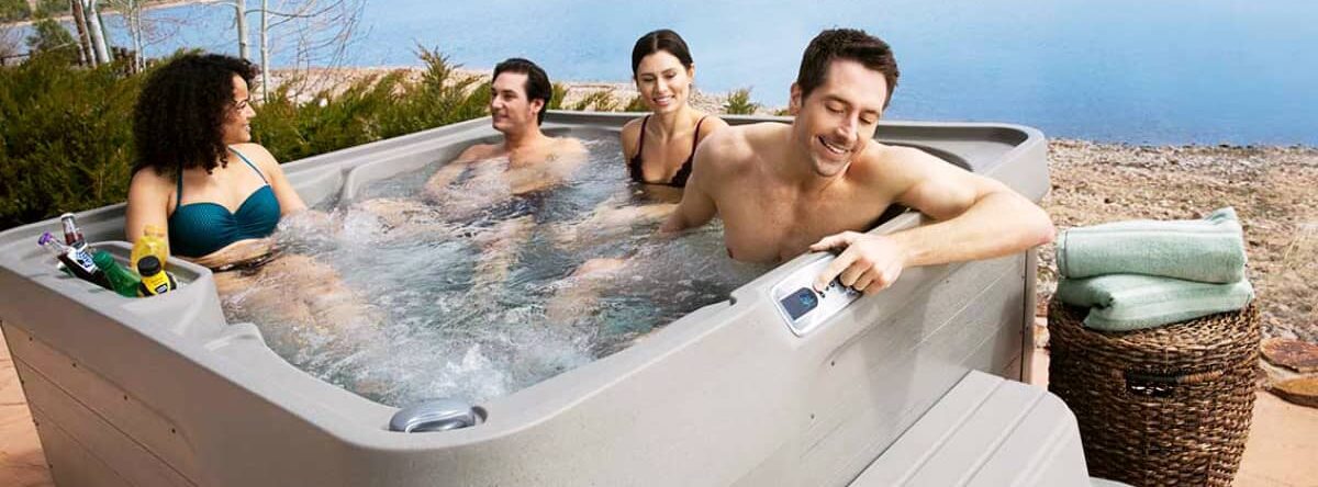 Freeflow Whirlpool mit 4 Personen